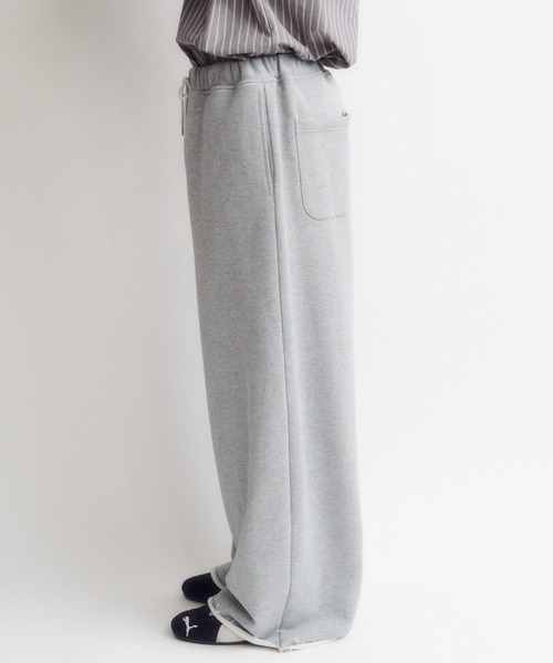 DIGAWEL(ディガウェル)の「Wide sweatpants(スウェットパンツ・メンズ・ヘザーグレー/グレー/ブラック・2)」の13枚目の写真