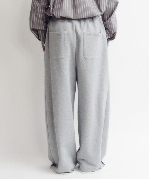DIGAWEL(ディガウェル)の「Wide sweatpants(スウェットパンツ・メンズ・ヘザーグレー/グレー/ブラック・2)」の14枚目の写真