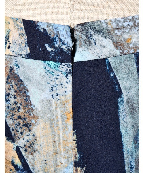 RUMCHE（ラムシェ）の「Wing Panel Print Skirt / ウィングパネルプリントスカート（スカート・レディース・ネイビー/ライトグレー・SMALL）」の10枚目の写真