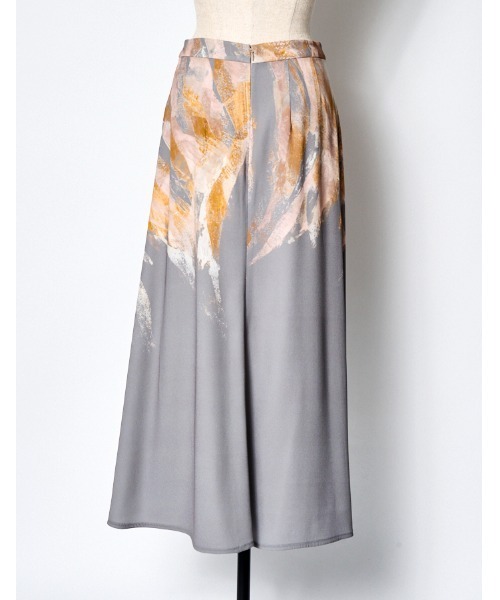 RUMCHE（ラムシェ）の「Wing Panel Print Skirt / ウィングパネルプリントスカート（スカート・レディース・ネイビー/ライトグレー・SMALL）」の4枚目の写真