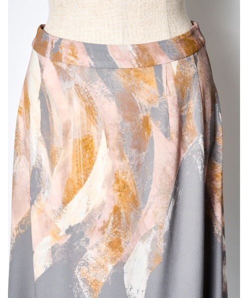 RUMCHE（ラムシェ）の「Wing Panel Print Skirt / ウィングパネルプリントスカート（スカート・レディース・ネイビー/ライトグレー・SMALL）」の5枚目の写真