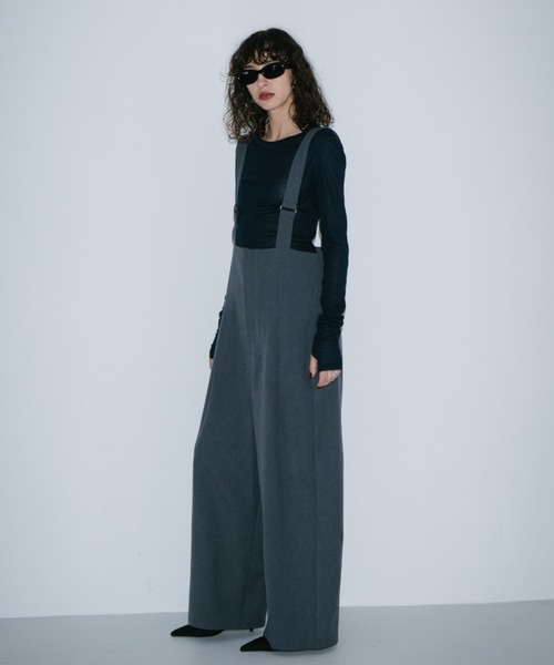 HANNE(アン)の「サスペンダートラウザー(サロペット/オーバーオール・レディース・ベージュ/ブラック/グレー・XS/S/M)」の1枚目の写真