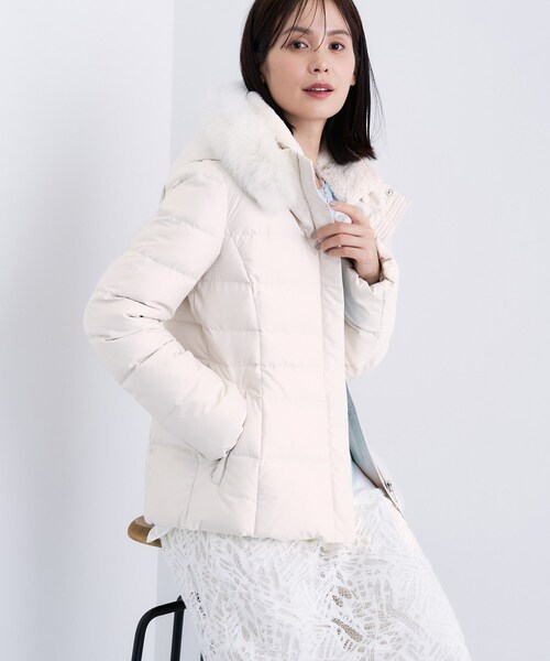 INDIVI（インディヴィ）の「【名品／撥水／抗菌防臭】ショート丈リサイクルダウンコート（ダウンジャケット/コート・レディース・アイボリー/ブラック/ベージュ/ネイビー・03/05/07/12/13/15 /17/19/36/38/40）」の6枚目の写真