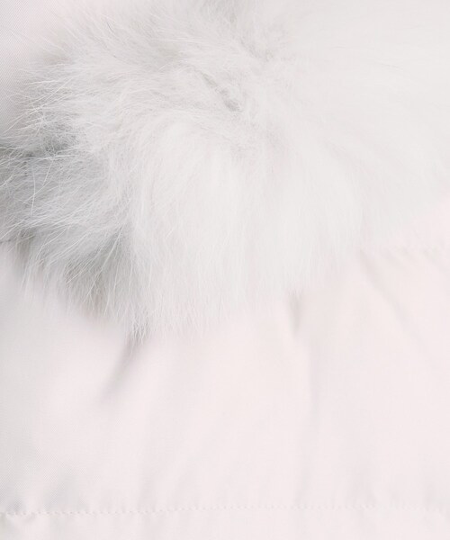 INDIVI（インディヴィ）の「【名品／撥水／抗菌防臭】ショート丈リサイクルダウンコート（ダウンジャケット/コート・レディース・アイボリー/ブラック/ベージュ/ネイビー・03/05/07/12/13/15 /17/19/36/38/40）」の9枚目の写真