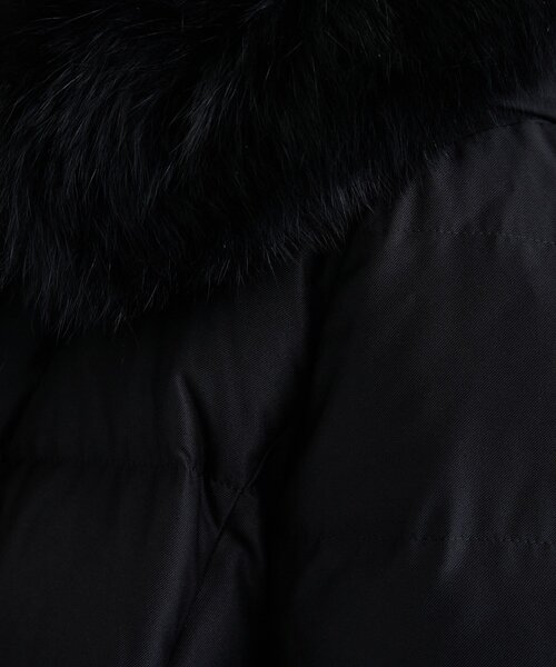 INDIVI（インディヴィ）の「【名品／撥水／抗菌防臭】ショート丈リサイクルダウンコート（ダウンジャケット/コート・レディース・アイボリー/ブラック/ベージュ/ネイビー・03/05/07/12/13/15 /17/19/36/38/40）」の13枚目の写真