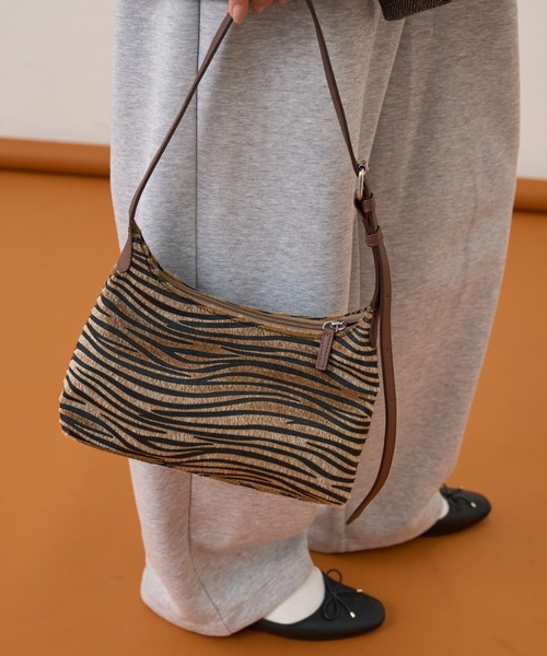 CIAOPANIC TYPY（チャオパニックティピー）の「アソート素材ワンハンドルBAG（ショルダーバッグ・レディース・ブラック/バーガンディー/ブラウン/ライトグレー・ONE SIZE）」の4枚目の写真