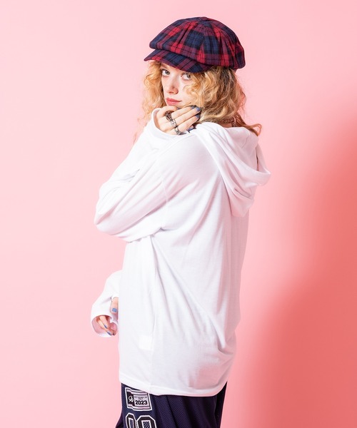 a.p.o.v.(エーピーオービー)の「a.p.o.v. ストレッチジャージー指穴フーディーカットソー(Tシャツ/カットソー・メンズ・ブラック/ホワイト/グレー・ONESIZE)」の2枚目の写真