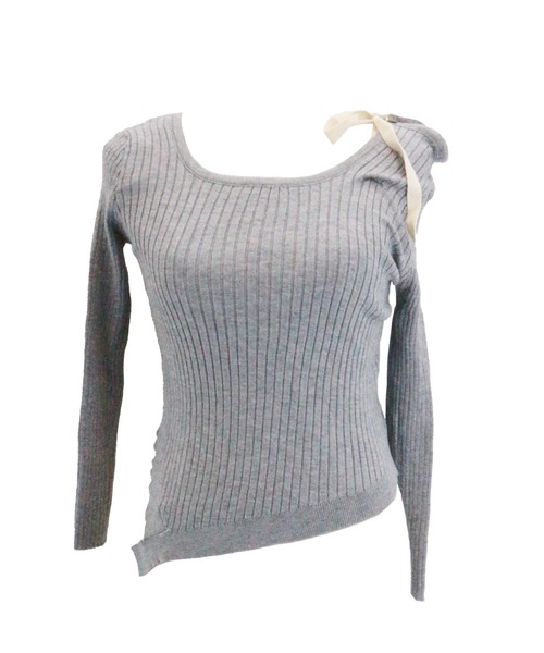 JilLA(ジルア)の「Ribbed Knit Shoulder Ribbon Tops / リブニットショルダーリボントップス(ニット/セーター・レディース・ブラック/グレー・FREE)」の11枚目の写真