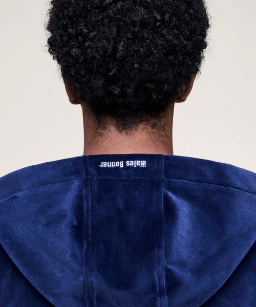 adidas（アディダス）の「adidas Originals by Wales Bonner ベロア トラックジャケット / ジャージ / アディダスオリジナルス（ブルゾン・メンズ・ブルー・LARGE/MEDIUM/SMALL/X-LARGE）」の4枚目の写真