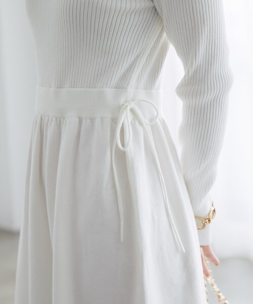 La boutique BonBon（ラブティックボンボン）の「【愛されワンピース】アシメカラーニットワンピース（ワンピース・レディース・ホワイト/ネイビー・FREE）」の11枚目の写真