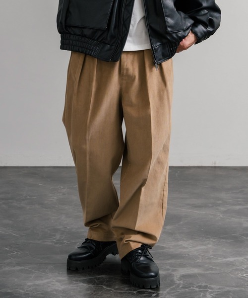 Audience（オーディエンス）の「Upscape Audience アップスケープオーディエンス 日本製 国産14WALEコーデュロイマンチェスター2タックイージーワイドパンツ AUD3643（スラックス・メンズ・スミクロ/ライトブラウン/ブラック/ダークブラウン・M/L/XL）」の4枚目の写真