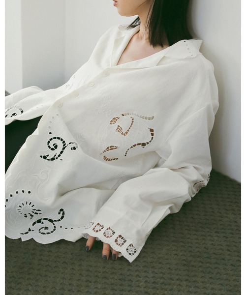 anuke（アンヌーク）の「Cutwork Opencollar Shirts（シャツ/ブラウス・レディース・ホワイト/ブラック・FREE）」の3枚目の写真