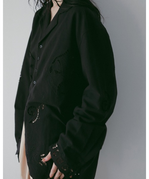 anuke（アンヌーク）の「Cutwork Opencollar Shirts（シャツ/ブラウス・レディース・ホワイト/ブラック・FREE）」の4枚目の写真