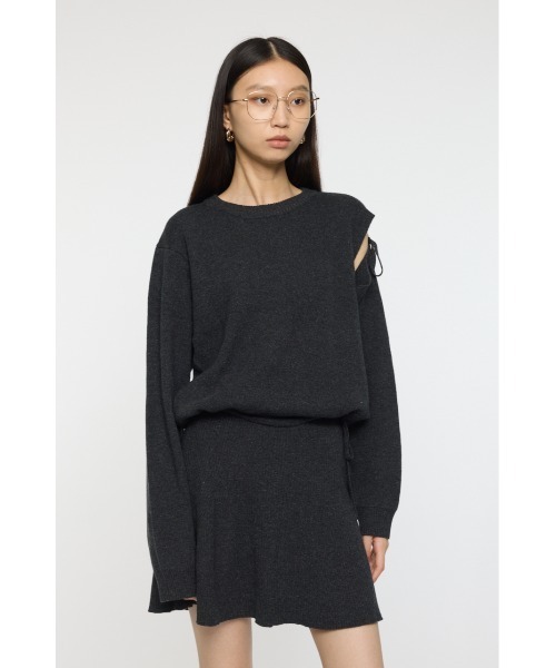 MOUSSY（マウジー）の「TIED RIBBON セーター & ミニスカート（ワンピース・レディース・レッド/チャコールグレー/ブラック・1/2）」の8枚目の写真