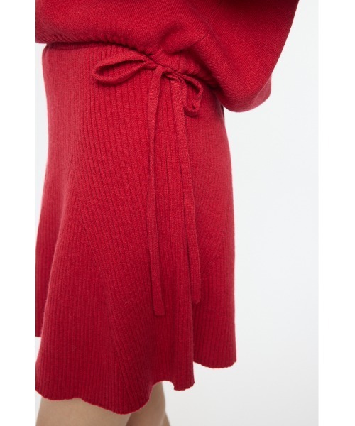 MOUSSY（マウジー）の「TIED RIBBON セーター & ミニスカート（ワンピース・レディース・レッド/チャコールグレー/ブラック・1/2）」の19枚目の写真