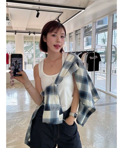 FRIZMWORKS(フリズムワークス)の「LINEN DENIM ONE TUCK BERMUDA PANTS _ INDIGO(その他パンツ・レディース・その他・MEDIUM/LARGE/X-LARGE)」の9枚目の写真
