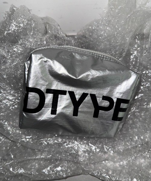 DTYYPE(ドタイプ)の「レタリングシャイニーポーチ(ポーチ・レディース・シルバー/グリーン/ピンク・FREE)」の3枚目の写真