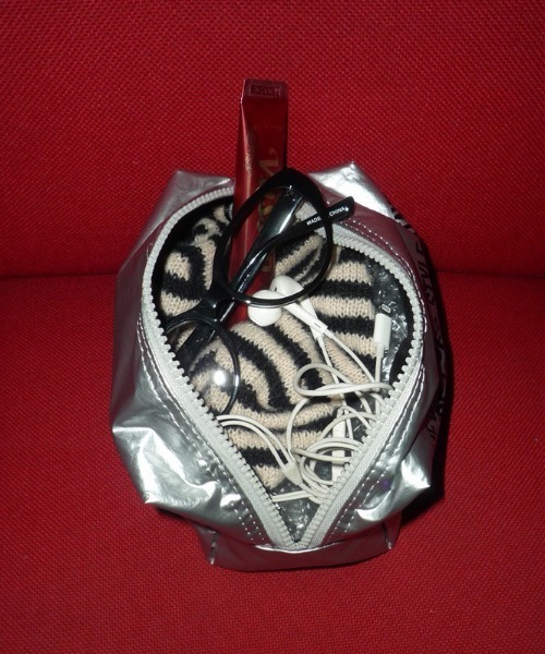 DTYYPE(ドタイプ)の「レタリングシャイニーポーチ(ポーチ・レディース・シルバー/グリーン/ピンク・FREE)」の15枚目の写真