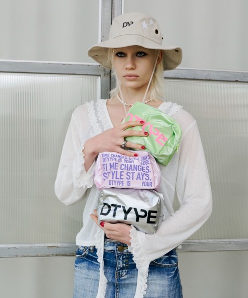 DTYYPE(ドタイプ)の「レタリングシャイニーポーチ(ポーチ・レディース・シルバー/グリーン/ピンク・FREE)」の4枚目の写真