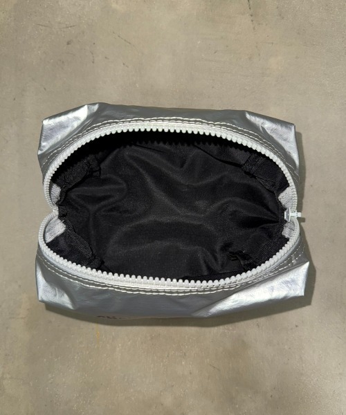 DTYYPE(ドタイプ)の「レタリングシャイニーポーチ(ポーチ・レディース・シルバー/グリーン/ピンク・FREE)」の10枚目の写真