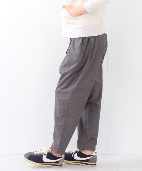 Gramicci（グラミチ）の「【FUDGE5月号掲載】GRAMICCI / クロップド スラックス SPECIAL（その他パンツ・レディース・グレー/ネイビー・ONE SIZE）」の16枚目の写真