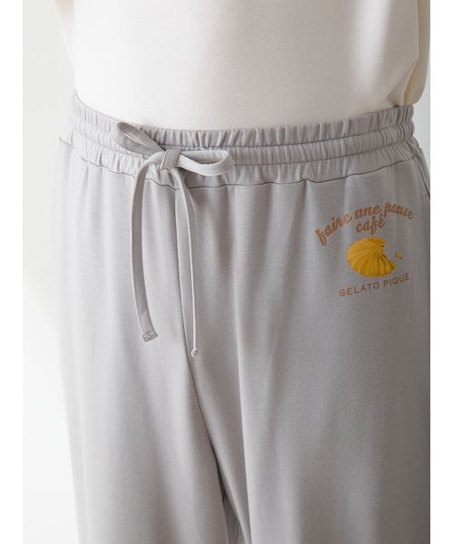 gelato pique(ジェラートピケ)の「【HOMME】クッキーワンポイントプリントロングパンツ(ルームウェア/パジャマ・メンズ・グレー/ネイビー・M/L)」の9枚目の写真
