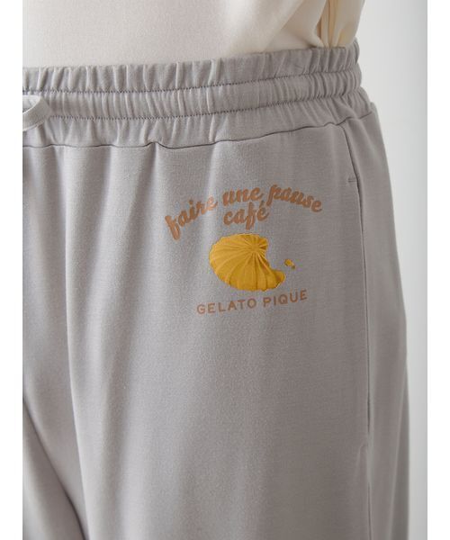 gelato pique(ジェラートピケ)の「【HOMME】クッキーワンポイントプリントロングパンツ(ルームウェア/パジャマ・メンズ・グレー/ネイビー・M/L)」の10枚目の写真