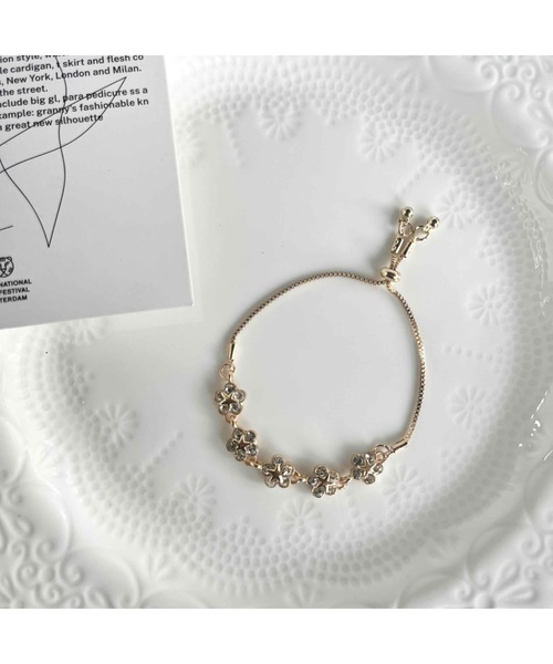 tone（トーン）の「【88eighty-eight】キラキラフラワーゴールドビジューブレスレット【import】(MA)（ブレスレット・レディース・ゴールド・FREE）」の4枚目の写真