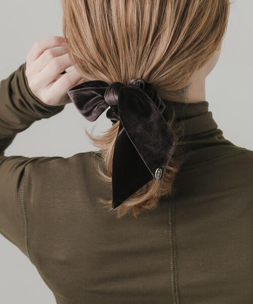 SMELLY（スメリー）の「ベロアリボンシュシュ（シュシュ・レディース・ダークブラウン/アイボリー・-）」の7枚目の写真