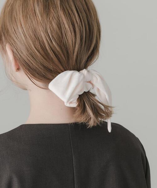 SMELLY（スメリー）の「ベロアリボンシュシュ（シュシュ・レディース・ダークブラウン/アイボリー・-）」の12枚目の写真