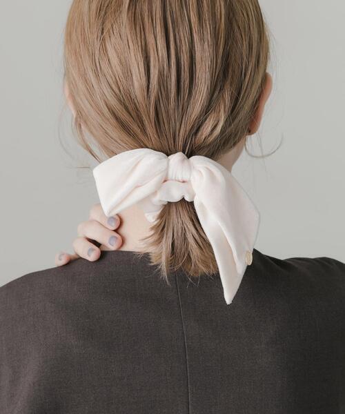 SMELLY（スメリー）の「ベロアリボンシュシュ（シュシュ・レディース・ダークブラウン/アイボリー・-）」の14枚目の写真