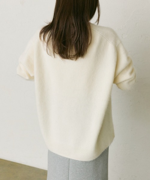 PUAL CE CIN(ピュアルセシン)の「FOX混ヘンリーネックニット(ニット/セーター・レディース・アイボリー/グレー・FREE)」の6枚目の写真