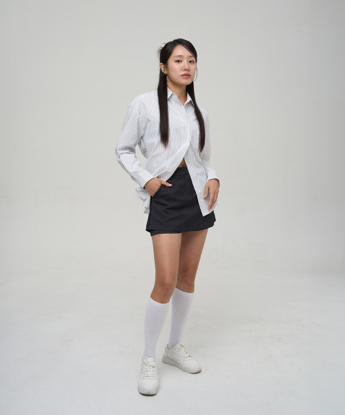 SELITIO(セレティオ)の「レイヤードミニスカートパンツピンストライプ(スカート・レディース・ストライプ・SMALL/MEDIUM/LARGE)」の3枚目の写真
