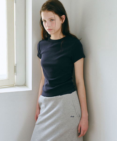 ANDNEEDS(アンドニーズ)の「Bessette half tee (navy)(Tシャツ/カットソー・レディース・その他・FREE)」の2枚目の写真