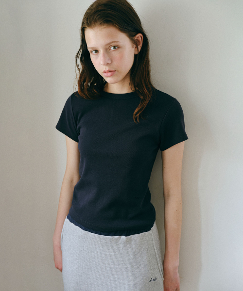 ANDNEEDS(アンドニーズ)の「Bessette half tee (navy)(Tシャツ/カットソー・レディース・その他・FREE)」の3枚目の写真