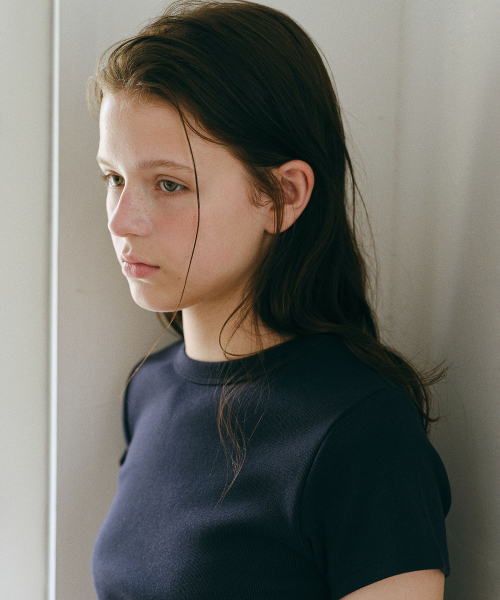 ANDNEEDS(アンドニーズ)の「Bessette half tee (navy)(Tシャツ/カットソー・レディース・その他・FREE)」の4枚目の写真