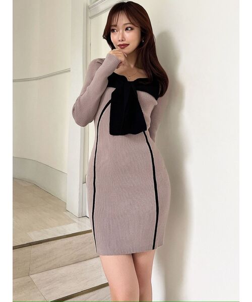 RESEXXY（リゼクシー）の「バイカラーフロントリボンニットミニワンピース（ワンピース・レディース・ベージュ/ブルー/ブラック・FREE）」の8枚目の写真