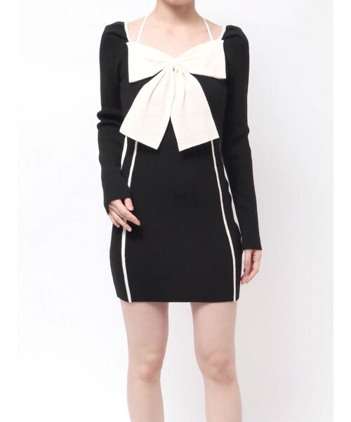 RESEXXY（リゼクシー）の「バイカラーフロントリボンニットミニワンピース（ワンピース・レディース・ベージュ/ブルー/ブラック・FREE）」の4枚目の写真