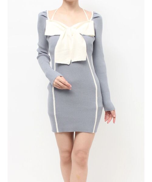 RESEXXY（リゼクシー）の「バイカラーフロントリボンニットミニワンピース（ワンピース・レディース・ベージュ/ブルー/ブラック・FREE）」の5枚目の写真