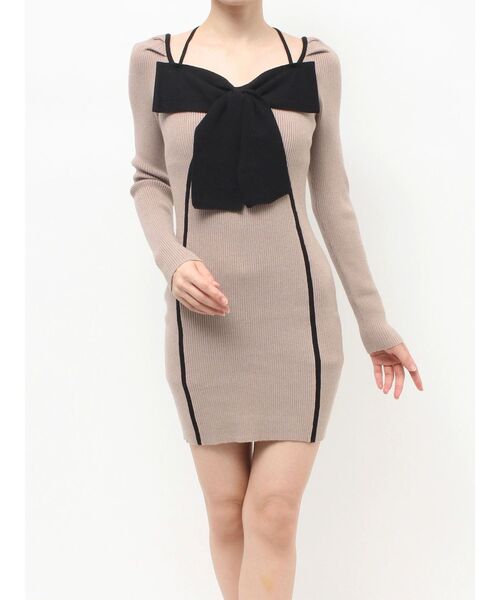 RESEXXY（リゼクシー）の「バイカラーフロントリボンニットミニワンピース（ワンピース・レディース・ベージュ/ブルー/ブラック・FREE）」の6枚目の写真