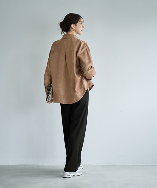 STYLE DELI(スタイルデリ)の「【LUXE】ライトスエードシャツ型ジャケット(シャツ/ブラウス・レディース・ダークブラウン系/ライトブラウン・FREE)」の7枚目の写真