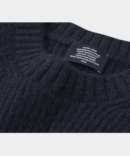 LETTERCOMO（レテルコモ）の「ヘビーラッシュウールラウンドニットネイビー（ニット/セーター・レディース・その他・MEDIUM/LARGE）」の3枚目の写真