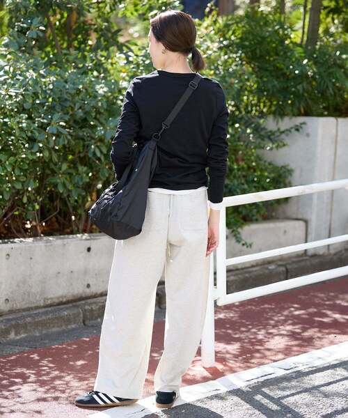 SLOBE IENA（スローブイエナ）の「シアー天竺クルーネックロンTEE（Tシャツ/カットソー・レディース・ブラック/ダークパープル/ホワイト/ベージュ・FREE）」の17枚目の写真