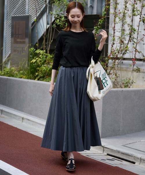 SLOBE IENA（スローブイエナ）の「シアー天竺クルーネックロンTEE（Tシャツ/カットソー・レディース・ブラック/ダークパープル/ホワイト/ベージュ・FREE）」の12枚目の写真