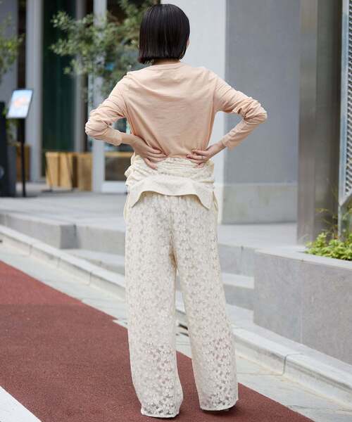 SLOBE IENA（スローブイエナ）の「シアー天竺クルーネックロンTEE（Tシャツ/カットソー・レディース・ブラック/ダークパープル/ホワイト/ベージュ・FREE）」の9枚目の写真