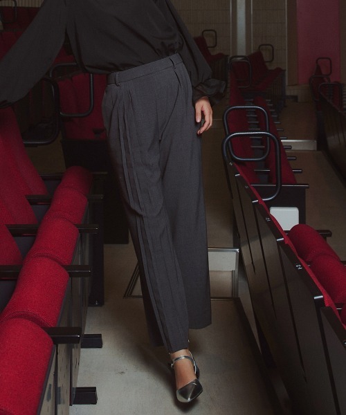 Callarus（カラルス）の「＜単品＞ストレッチアシンメトリープリーツデザインパンツ〔Callarus〕（スラックス・レディース・ブラック/グレー・S/M/L/LL/3L）」の21枚目の写真