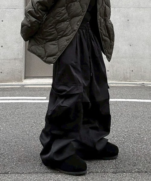 YACA(ヤーカ)の「Cargo Wide Pants/カーゴワイドパンツ【unisex item】(カーゴパンツ・レディース・ブラック/アイボリー/カーキ・FREE)」の1枚目の写真