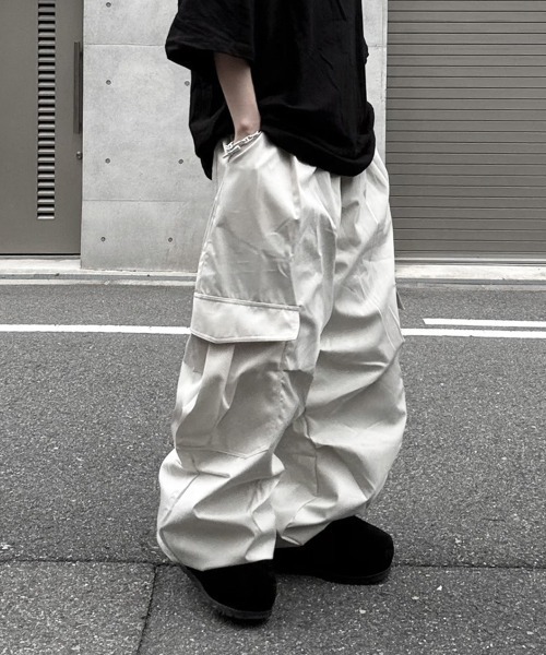 YACA(ヤーカ)の「Cargo Wide Pants/カーゴワイドパンツ【unisex item】(カーゴパンツ・レディース・ブラック/アイボリー/カーキ・FREE)」の12枚目の写真