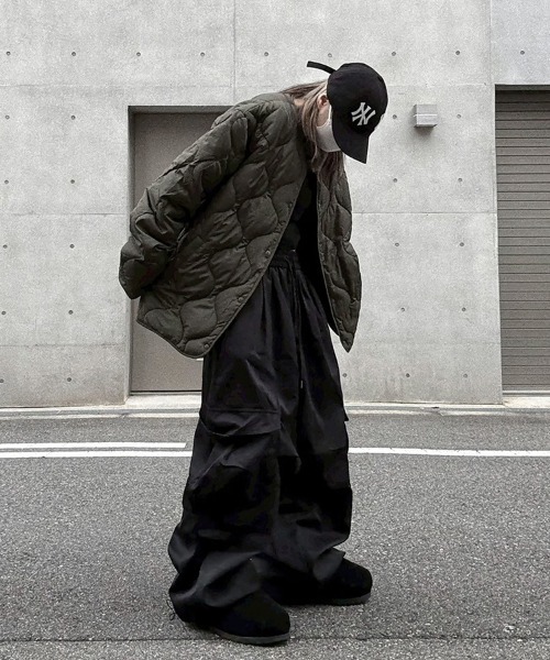 YACA(ヤーカ)の「Cargo Wide Pants/カーゴワイドパンツ【unisex item】(カーゴパンツ・レディース・ブラック/アイボリー/カーキ・FREE)」の7枚目の写真
