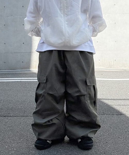 YACA(ヤーカ)の「Cargo Wide Pants/カーゴワイドパンツ【unisex item】(カーゴパンツ・レディース・ブラック/アイボリー/カーキ・FREE)」の14枚目の写真